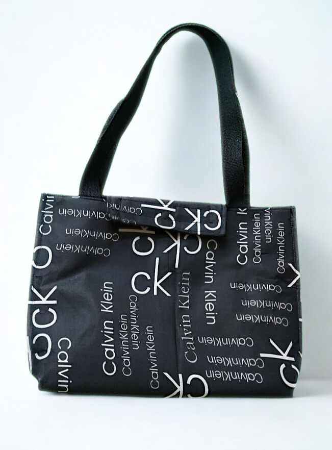 Metro Zayka Carrier (Monochrome Black)